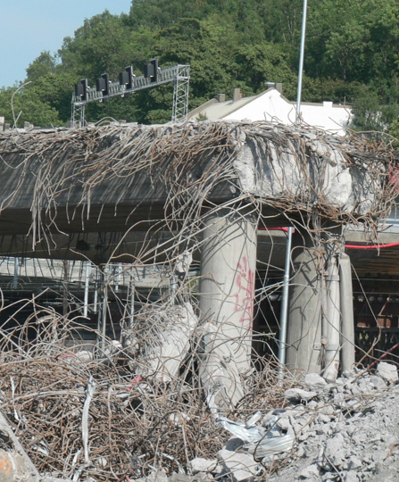 Riving bro med armert betong