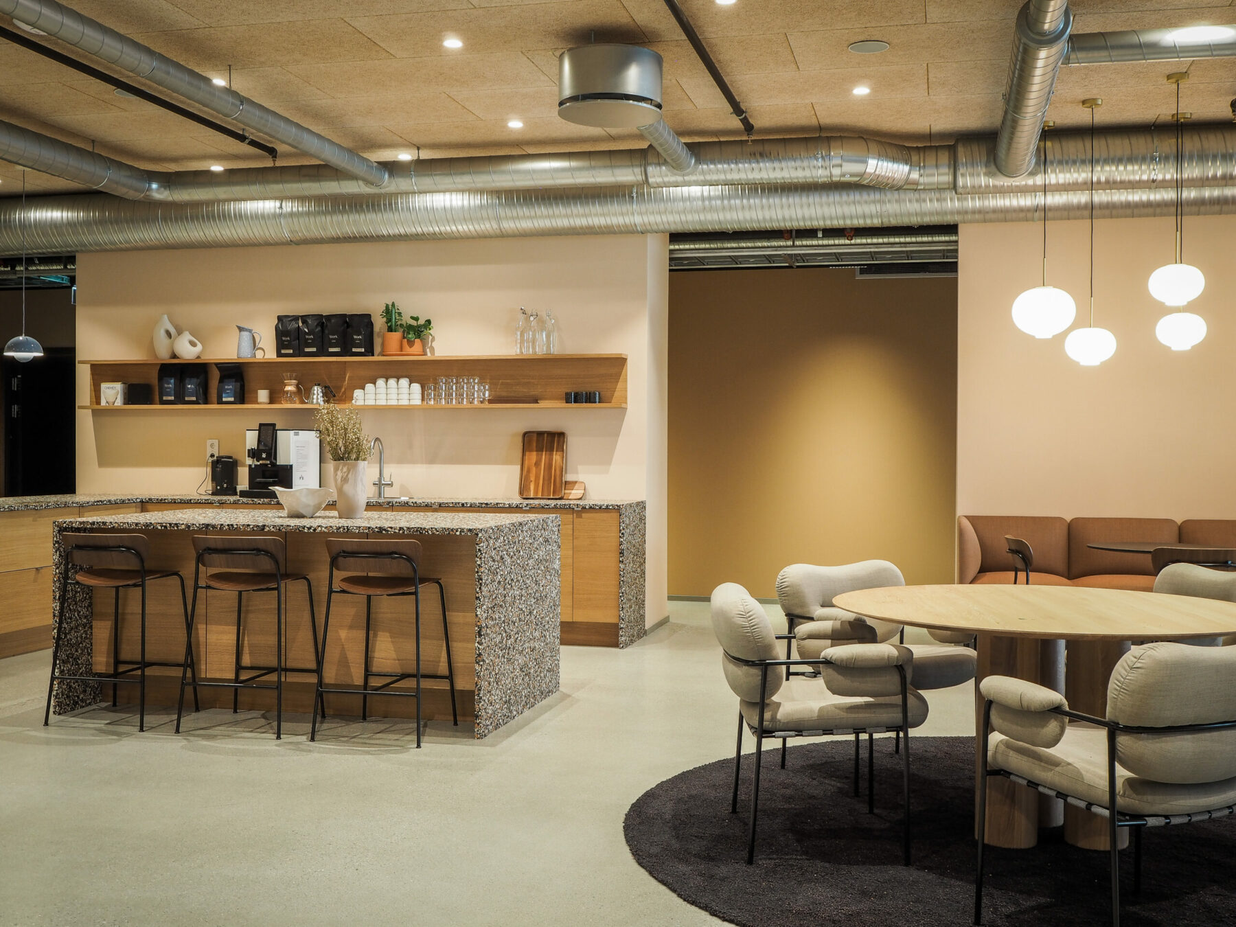 Kjøkken levert til PiR Ålesund av Studio Sigdal Ålesund. Foto og styling: Amalie Fagerlie